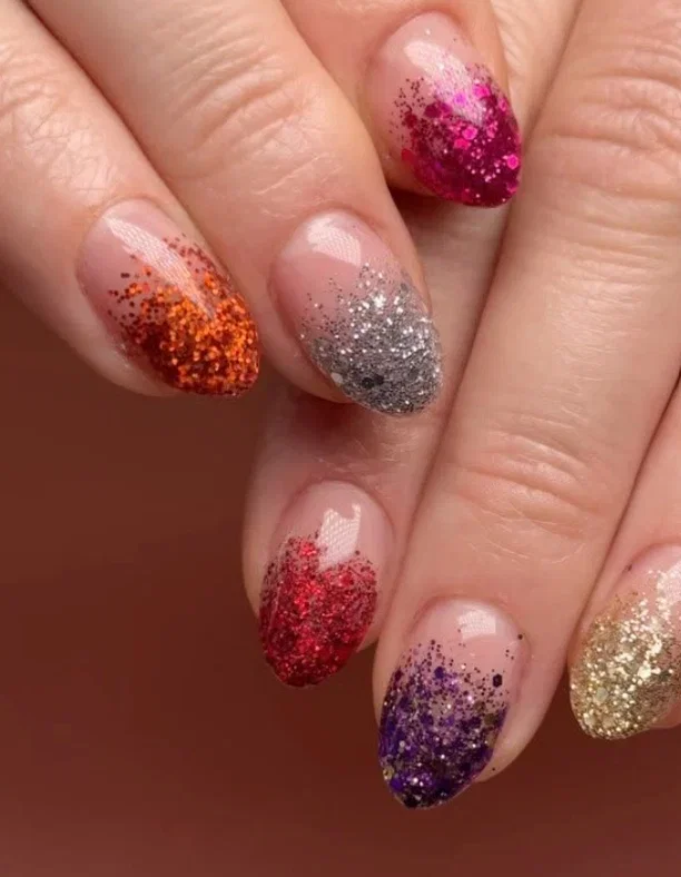 Glitter ombre on short nails