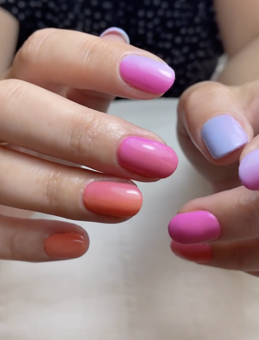 Round, short ombre nails