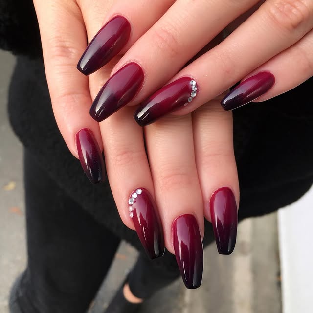 Coffin black and red ombre nails