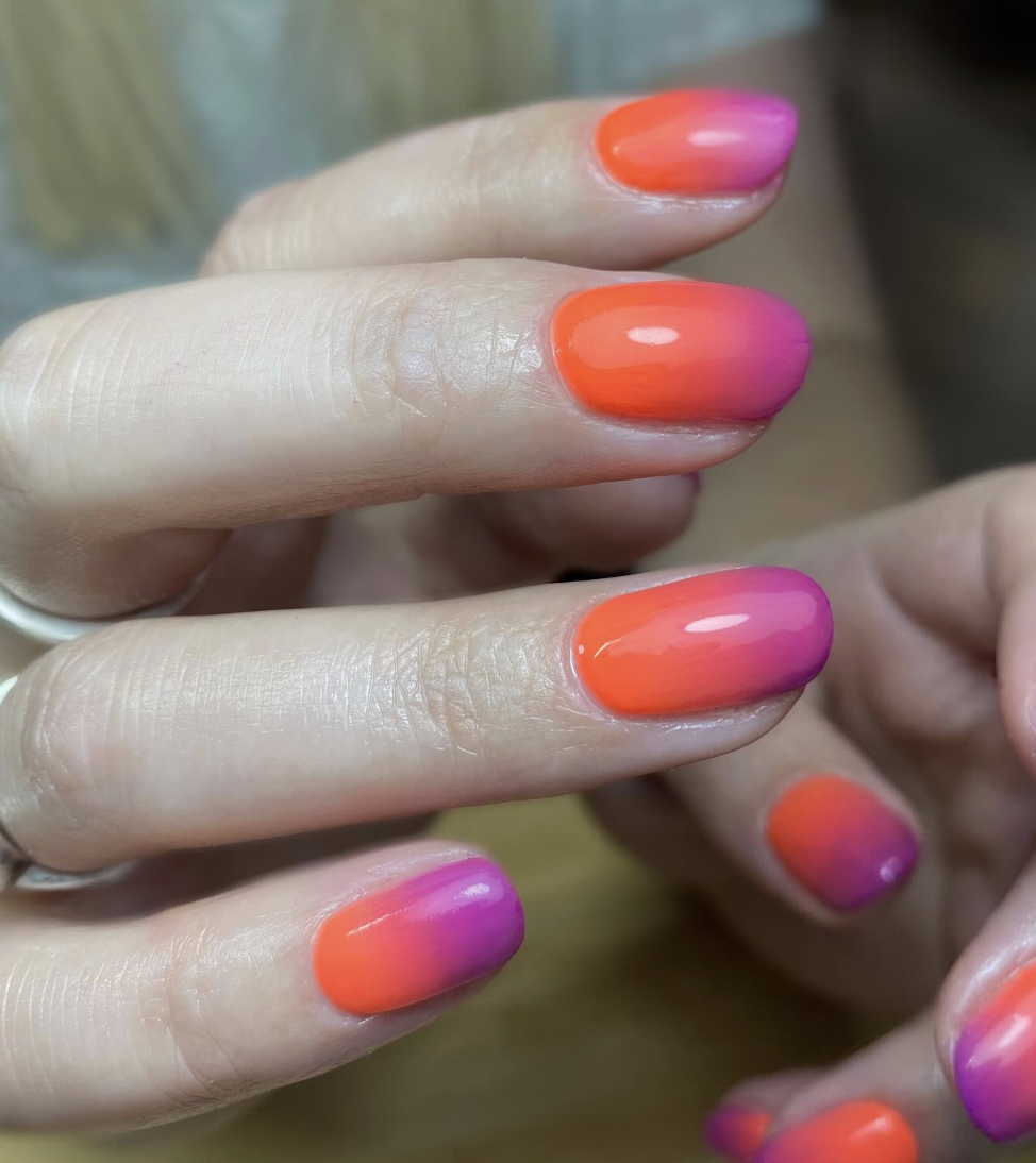 High shine short ombre nails