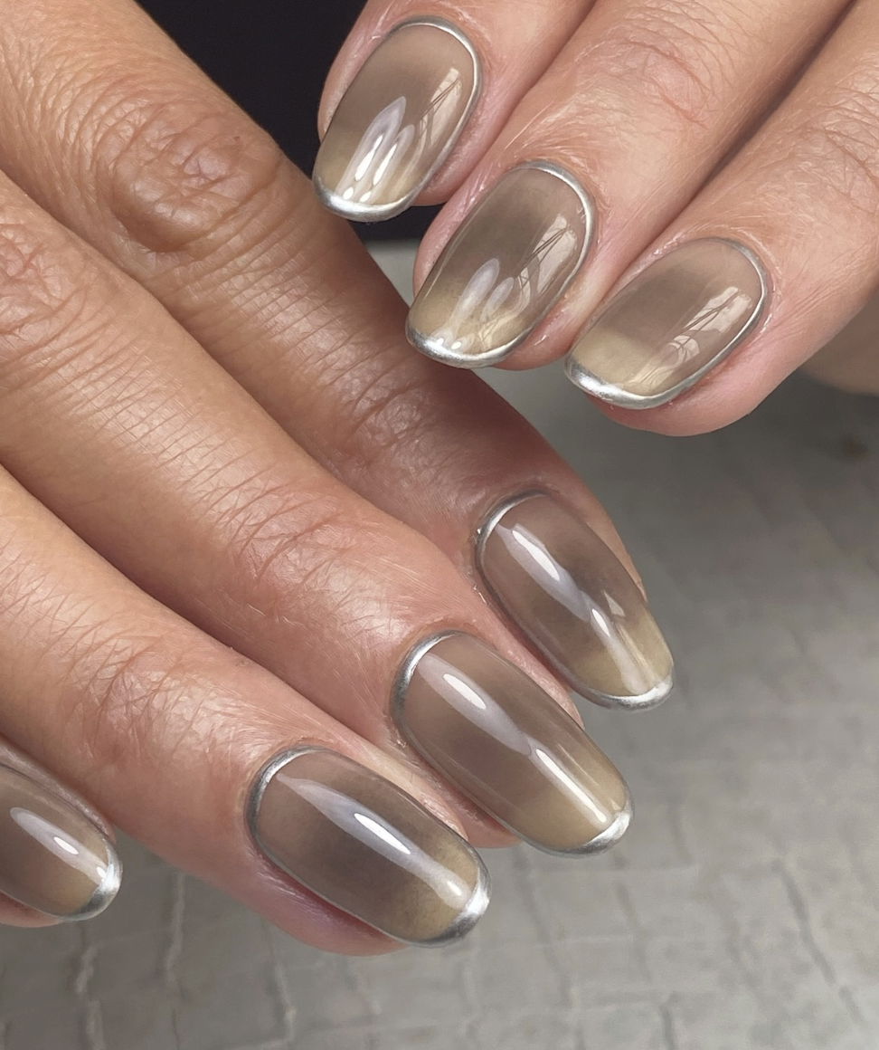 All-round silver French tips
