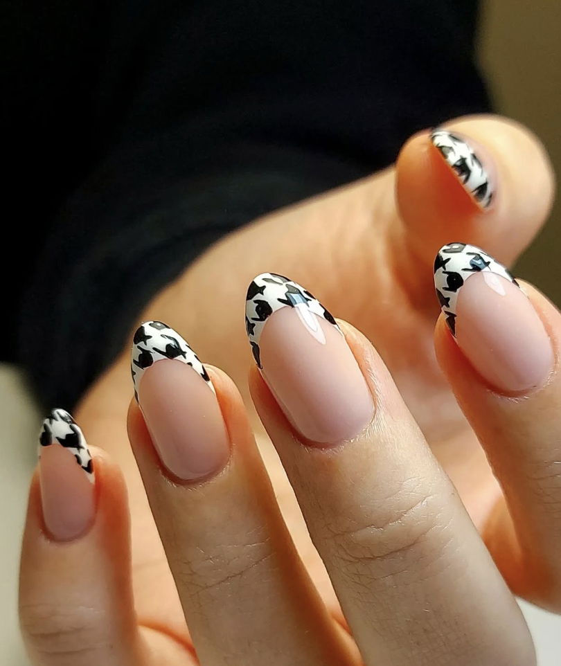 Houndstooth French tip