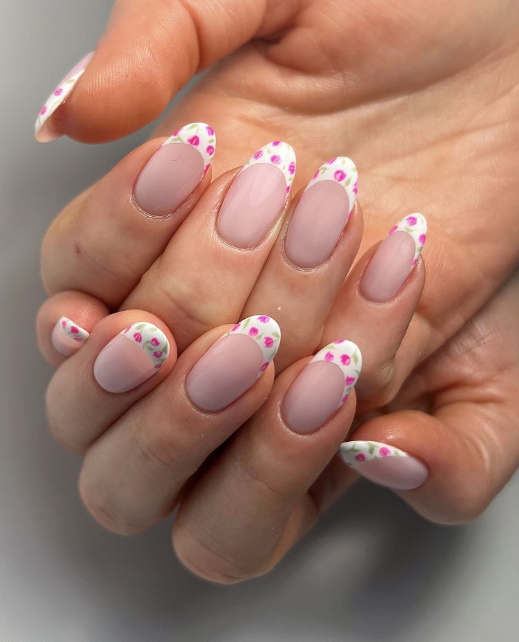 Tiny flower French tip nails