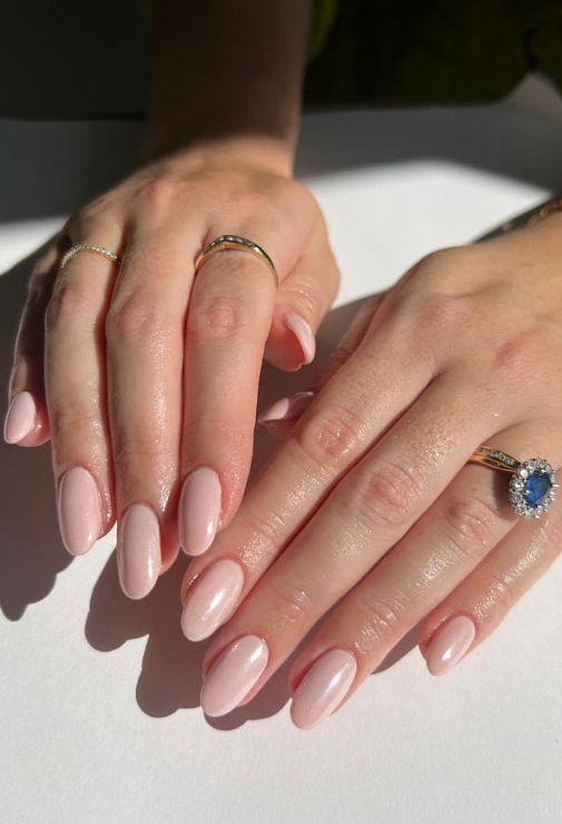 nude round nails