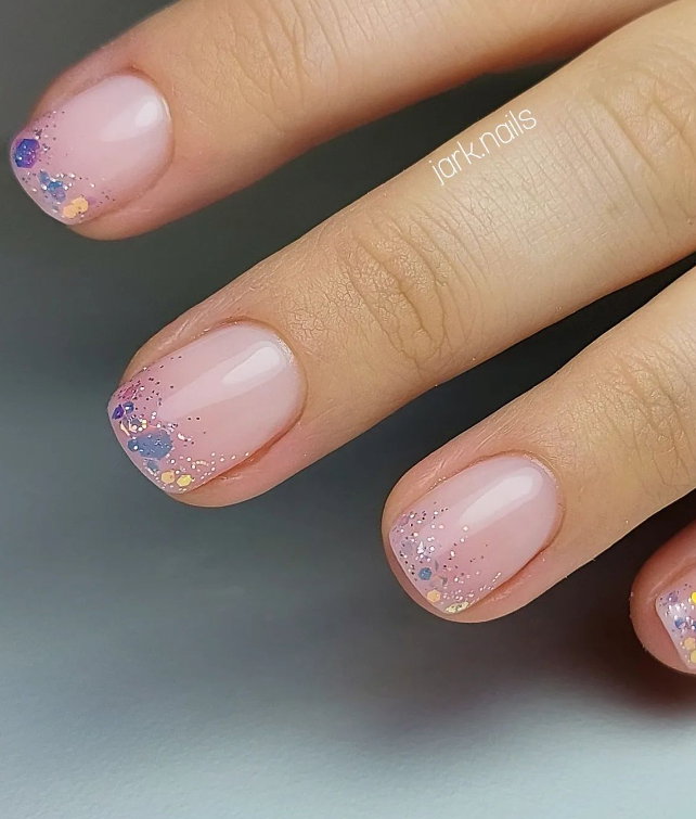 short nude nails with subtle ombre sparkle