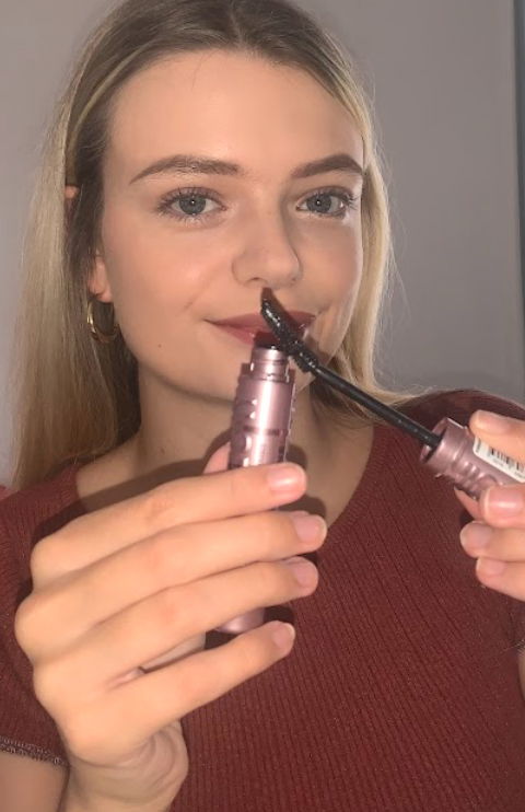 how to apply mascara image of cleaning mascara wand