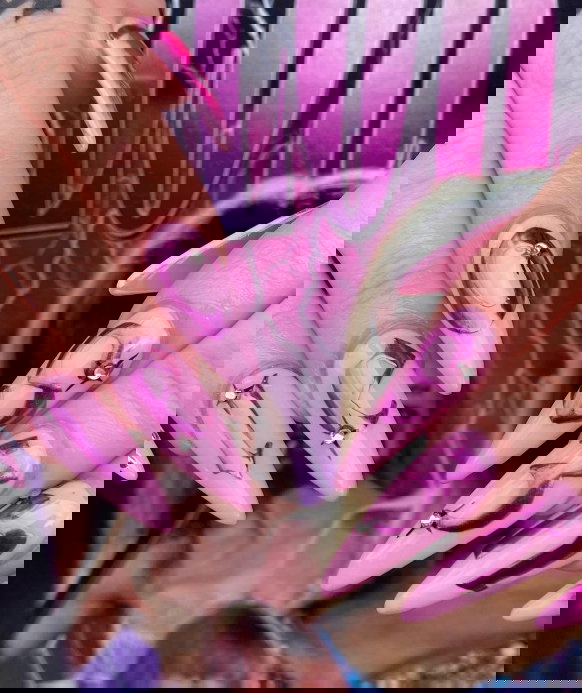 pink stiletto nails queens