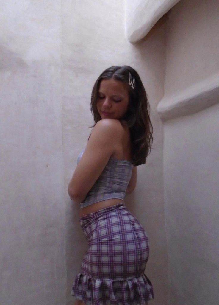 Woman wearing hair clips showing popularity of hair accessories