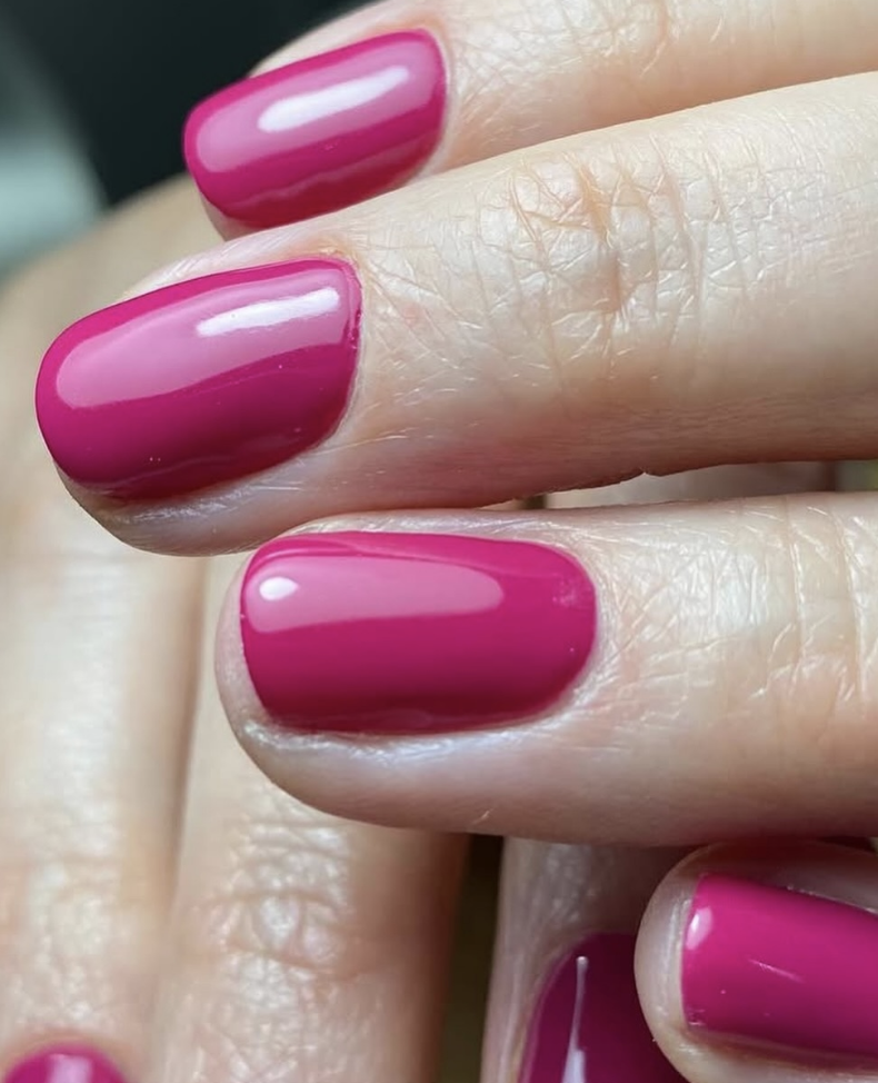 Glossy berry short acrylic mani | Live That Glow Glossy berry short acrylic mani