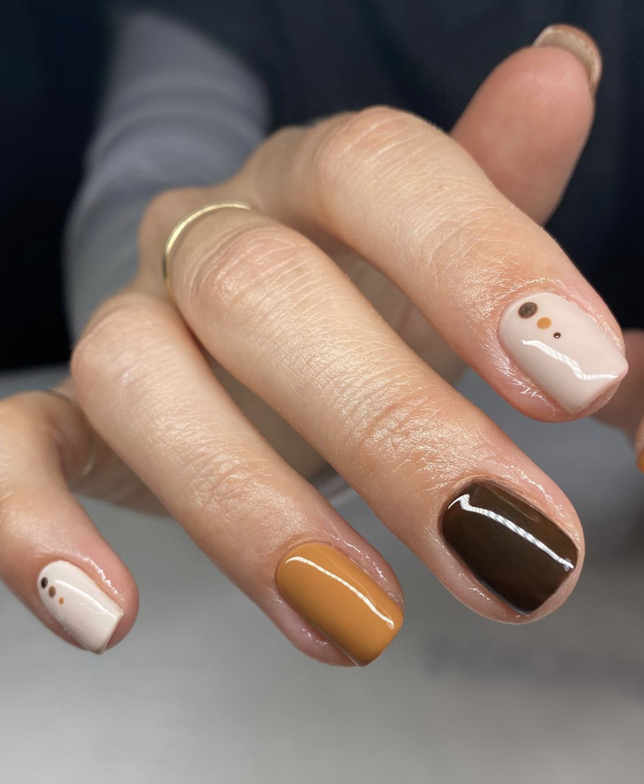 Brown pick ‘n mix short acrylic mani | Live That Glow Brown pick ‘n mix short acrylic mani