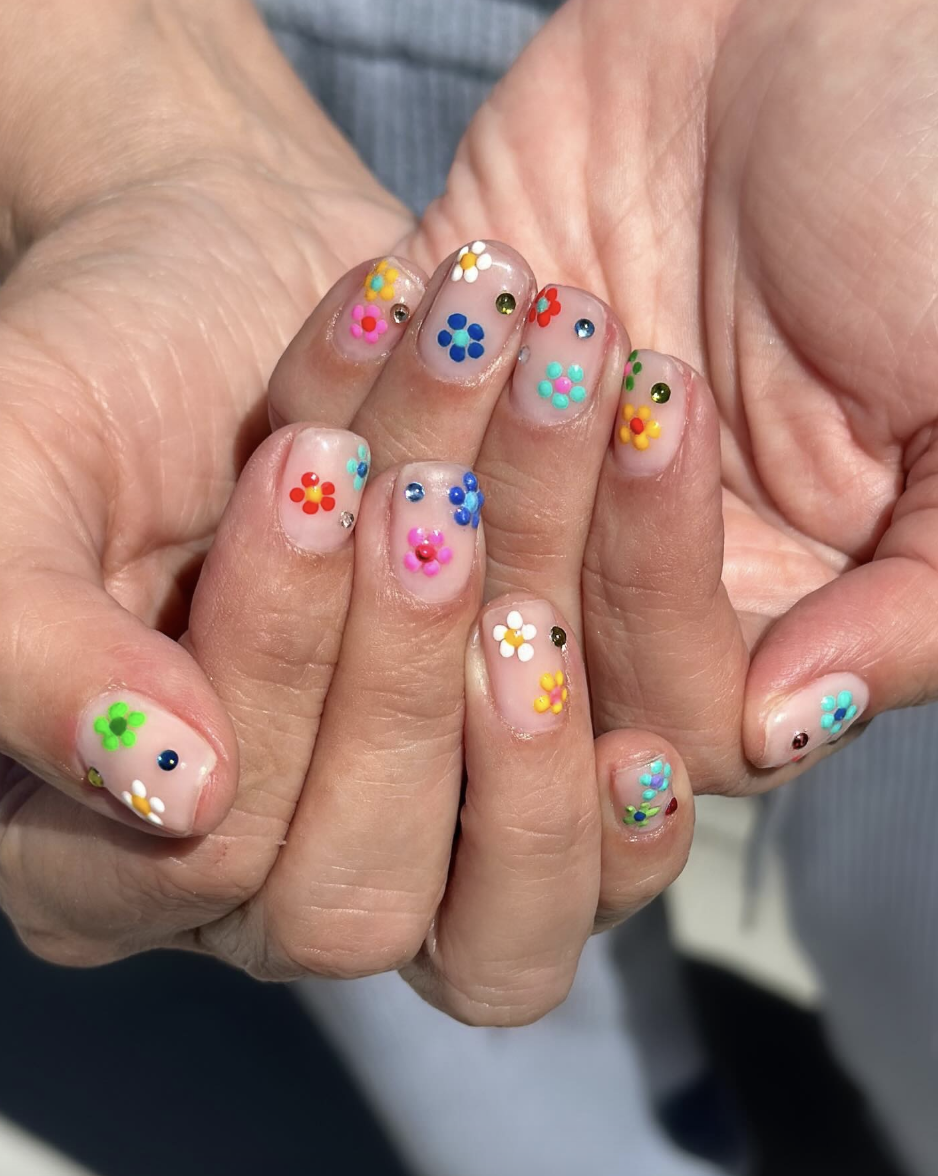 Flowers on squoval nails | Live That Glow Flowers on squoval nails