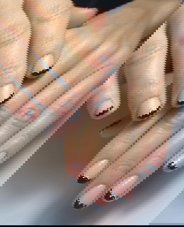 scallop french tip nails