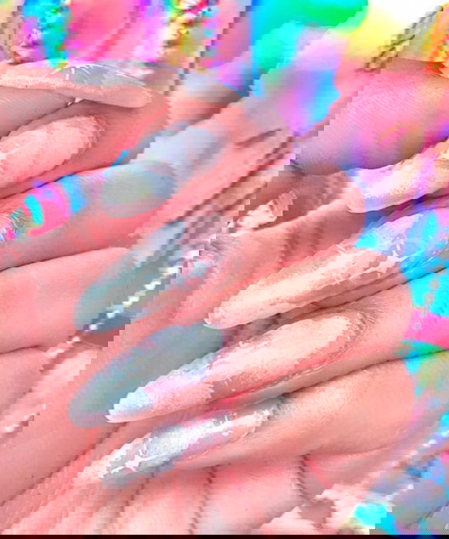 Clear round nails with white chrome clouds