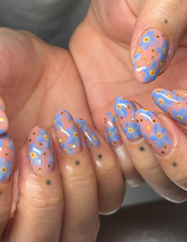 baby blue acrylic nails