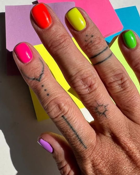 short neon nails