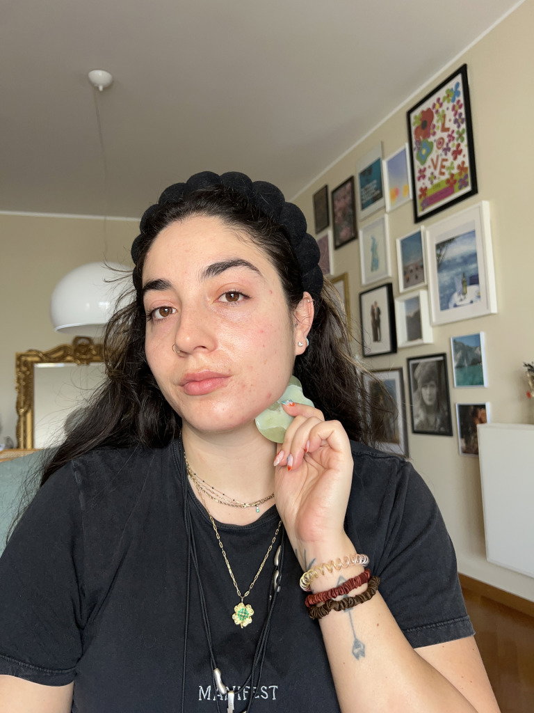 drainage1 | Live That Glow Journalist Fani Mari shows how to use a gua sha