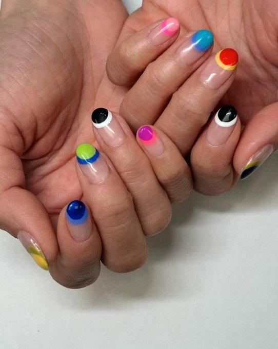 minimalist nails