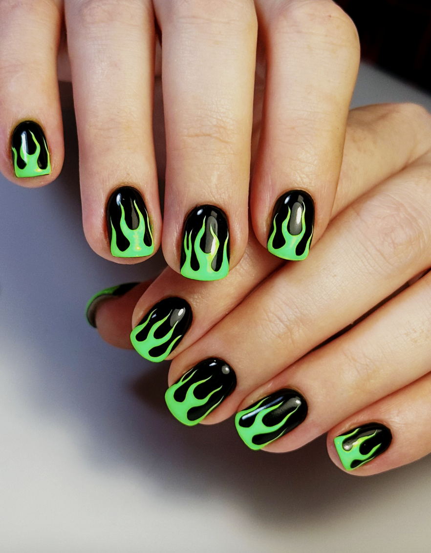 neon-green-flame-nails-jark-nails | Live That Glow Short square black nails with vivid neon green flame nail artImage - @jark.nails/Instagram