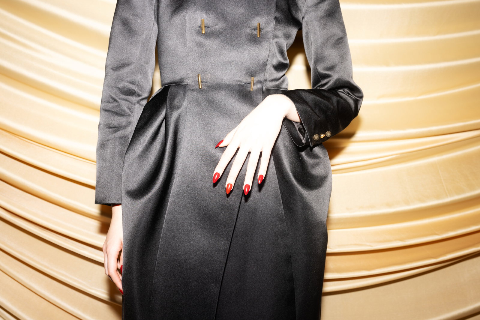 Red Nails Asia Werbel photographer | Live That Glow