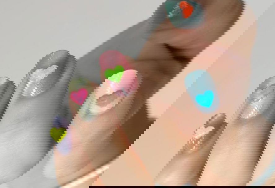 cat eye valentines day nails