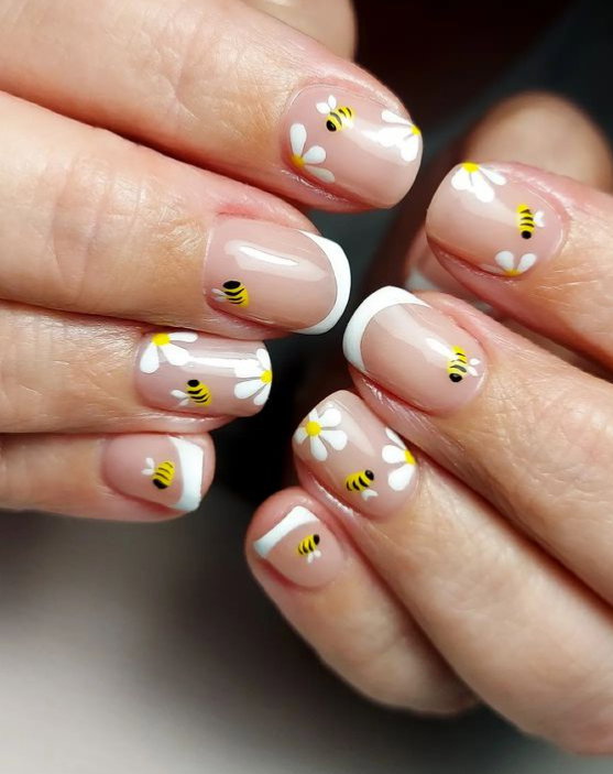 french tip bumblebee nails jark