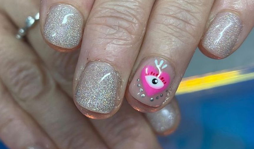 hearts and dots valentines nails