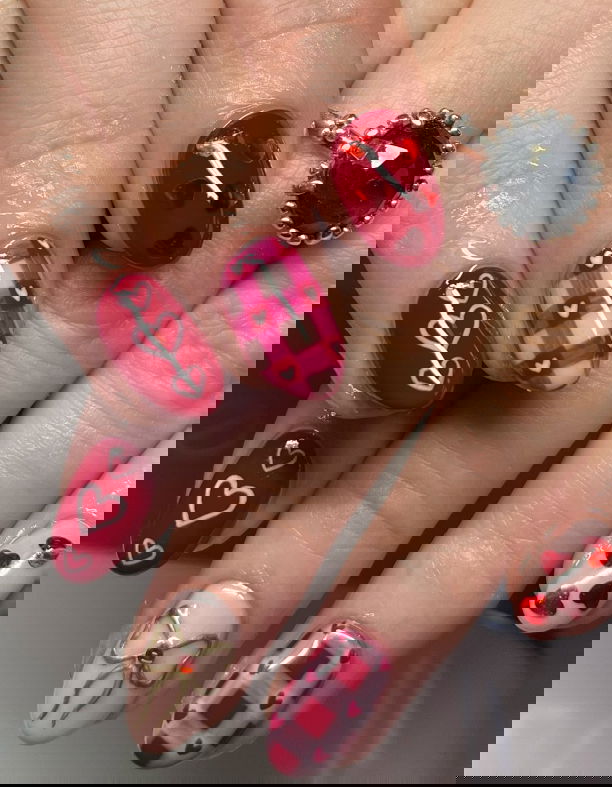 mix and match heart nails