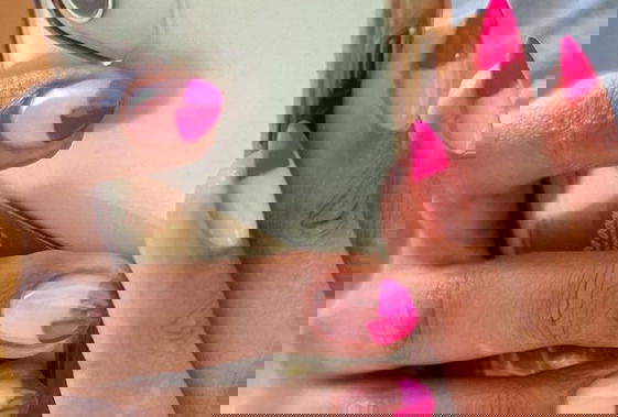 pink french tip nails