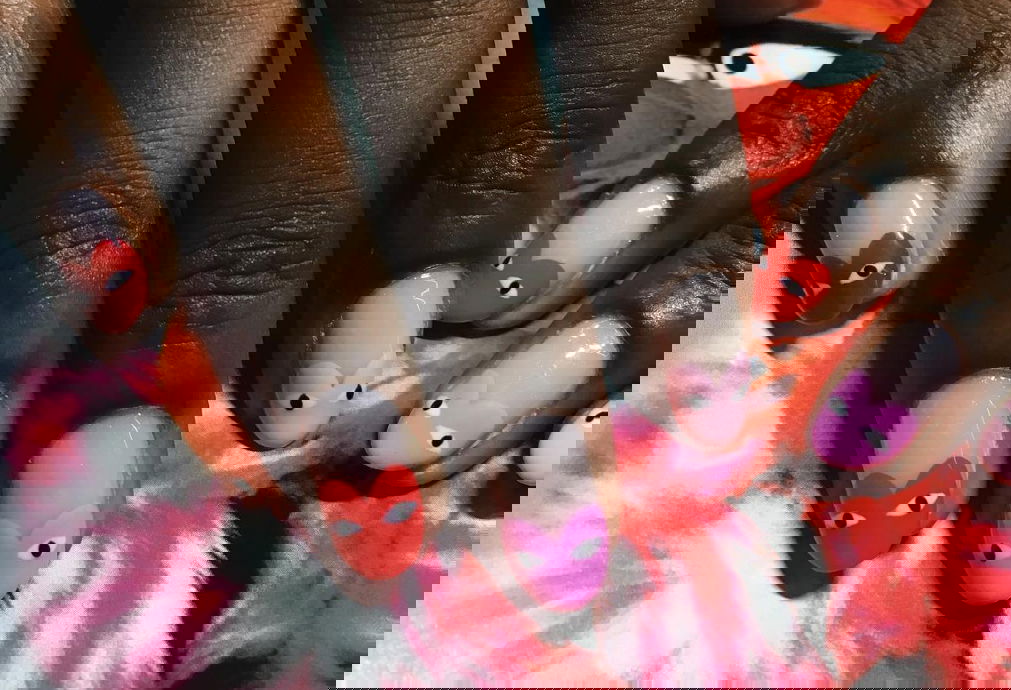 red and pink valentines nail design