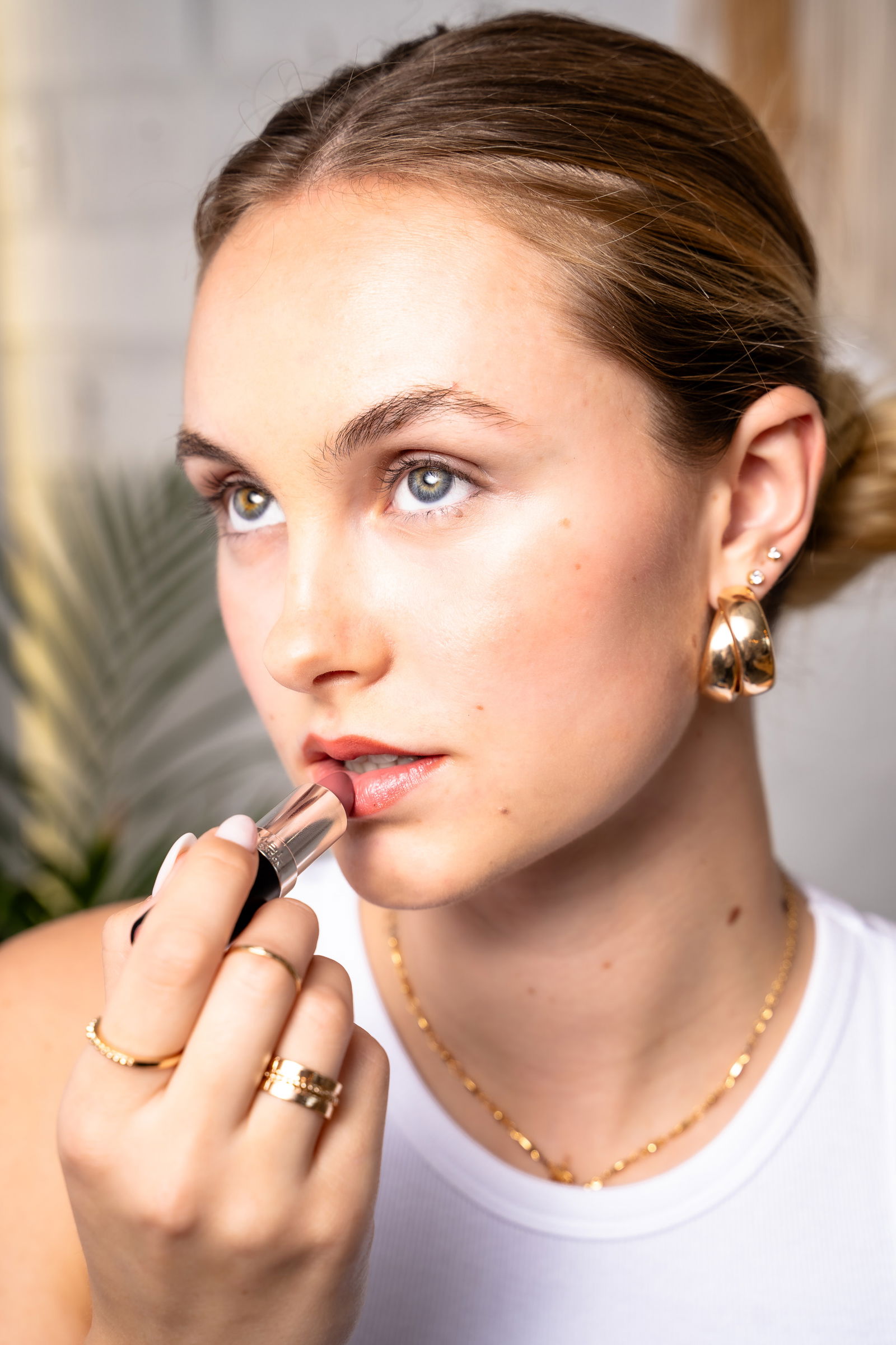 green eyes makeup lipstick