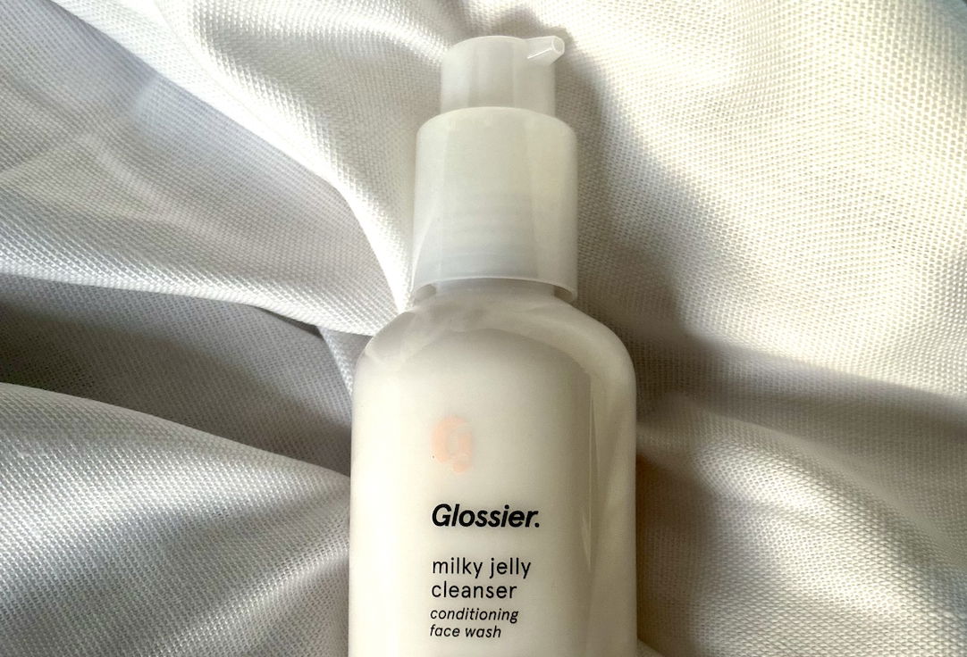 glossier milky jelly cleanser