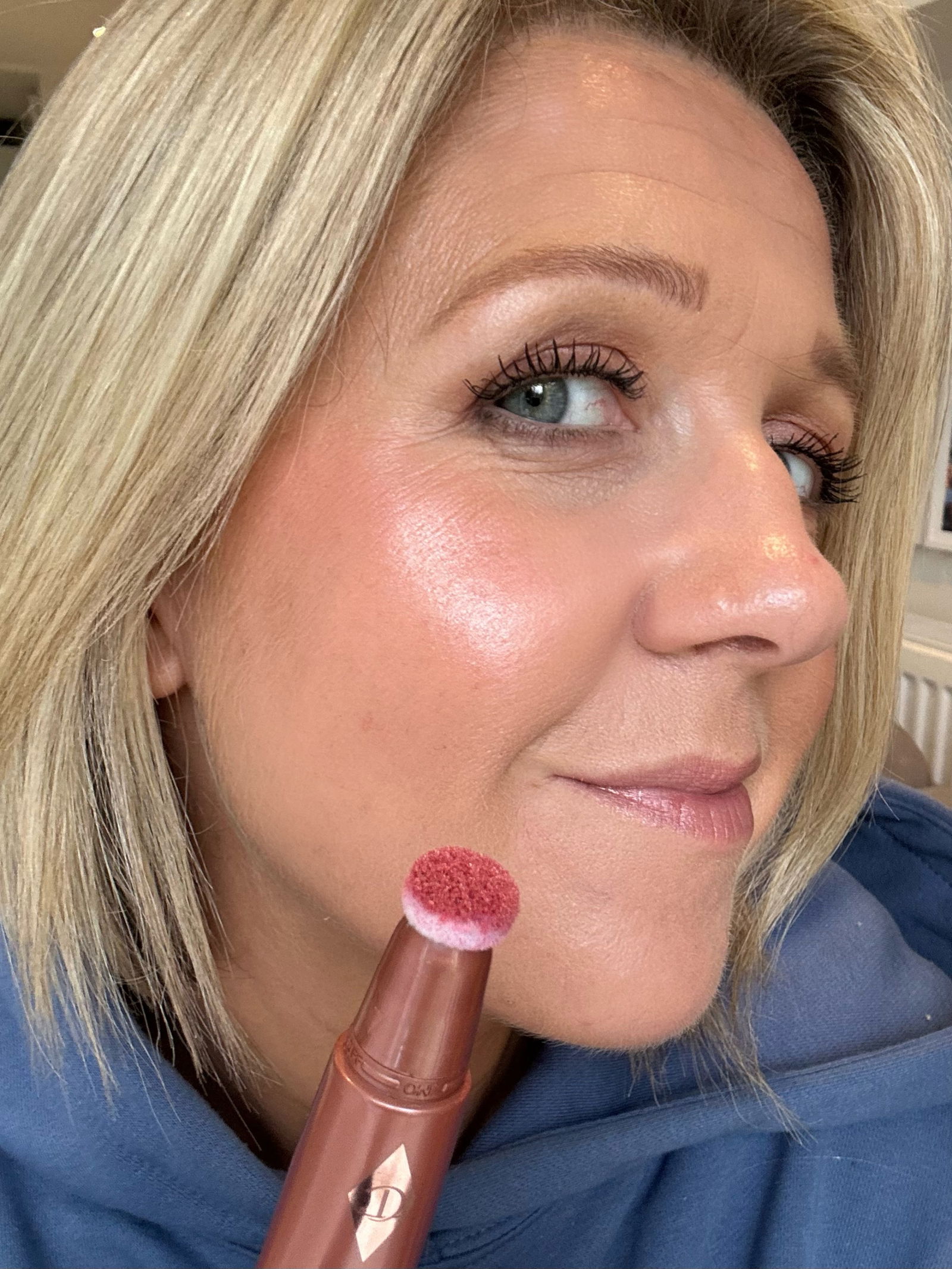 Charlotte Tilblury selfie | Live That Glow