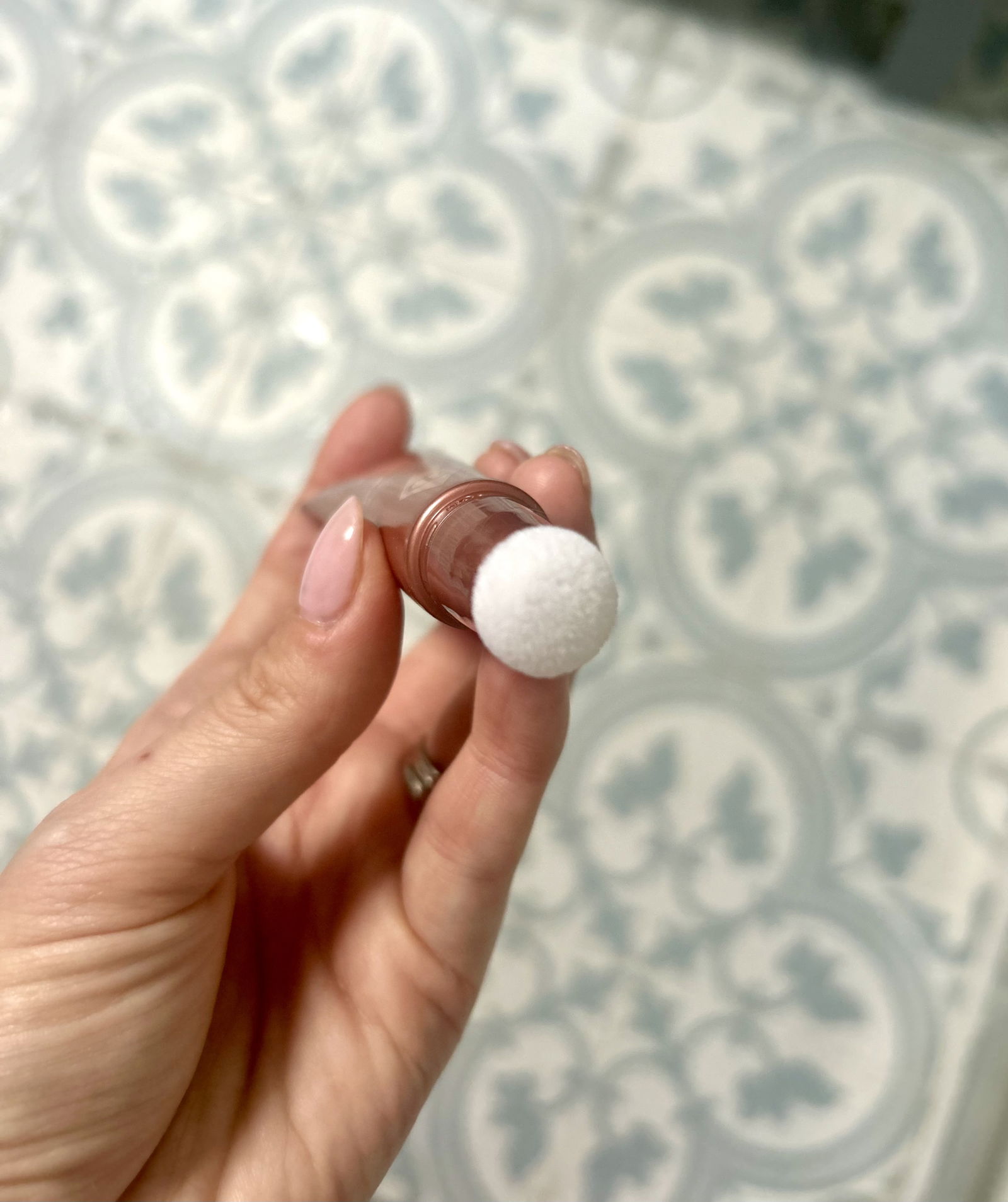 Charlotte Tilbury sponge | Live That Glow Charlotte Tilbury bed