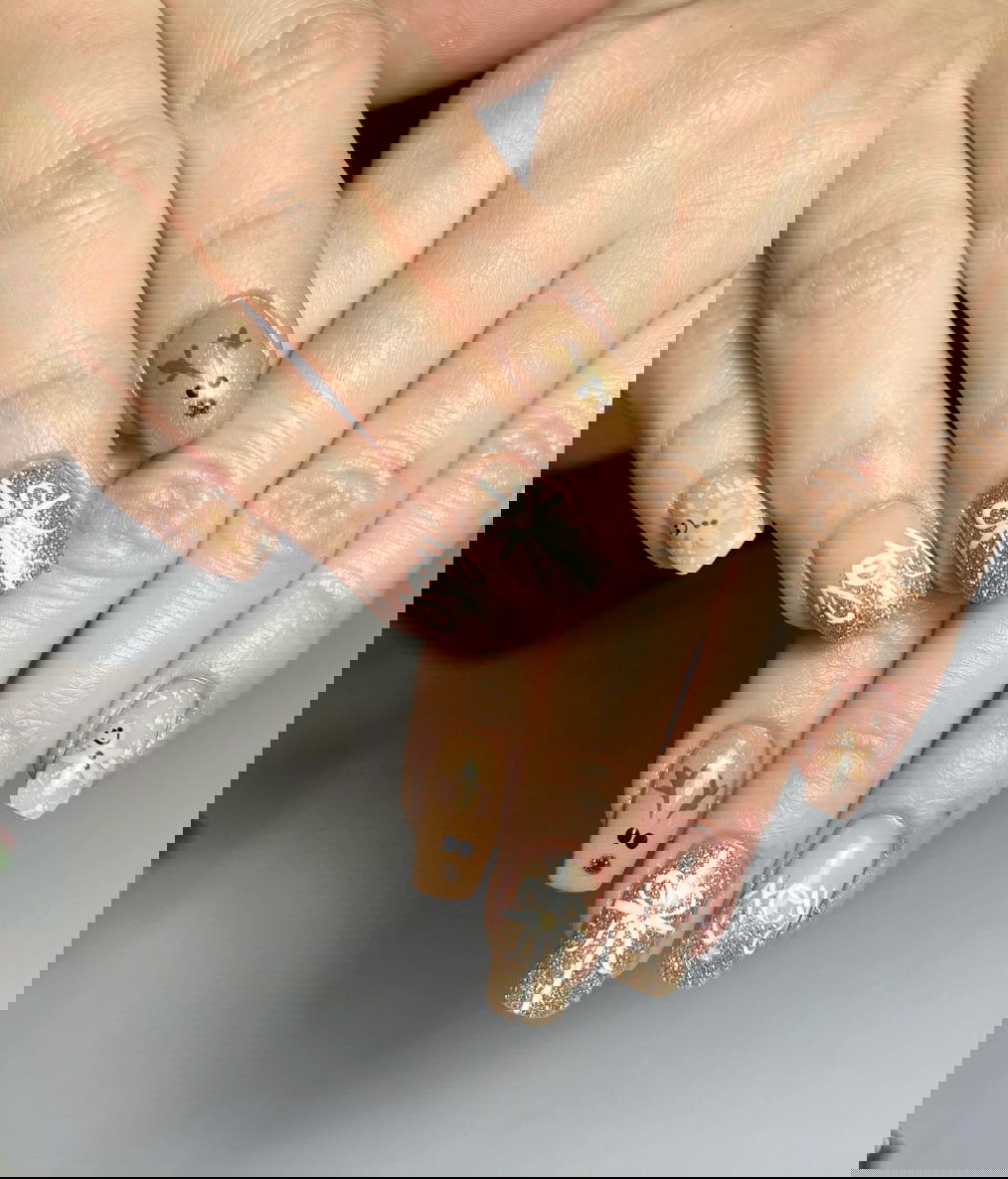 Gingerbread reindeer nails