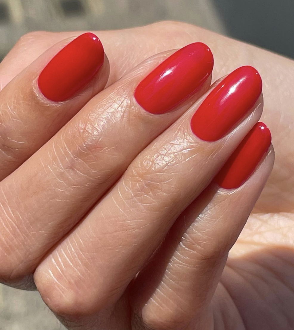 Red Christmas gel nails